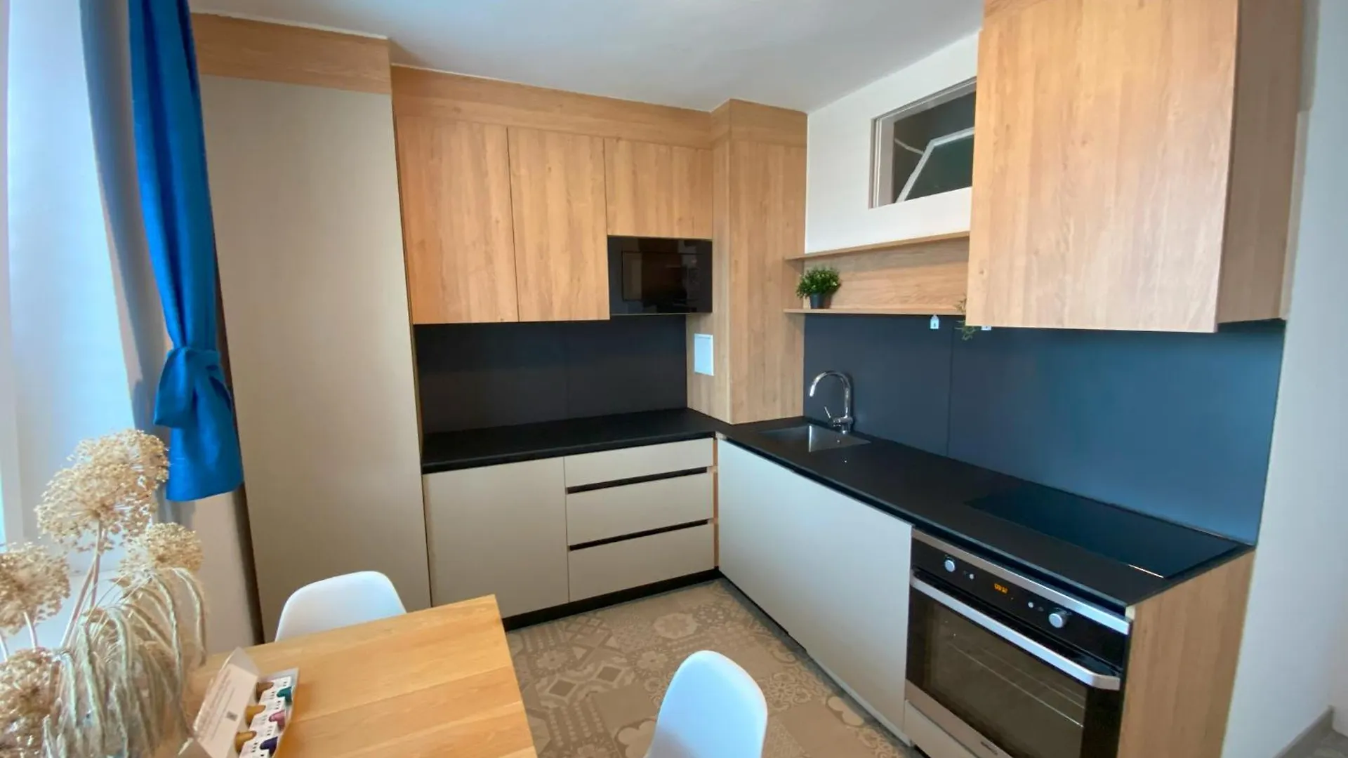 アパート Anzotika Central Apartment, ウィーン