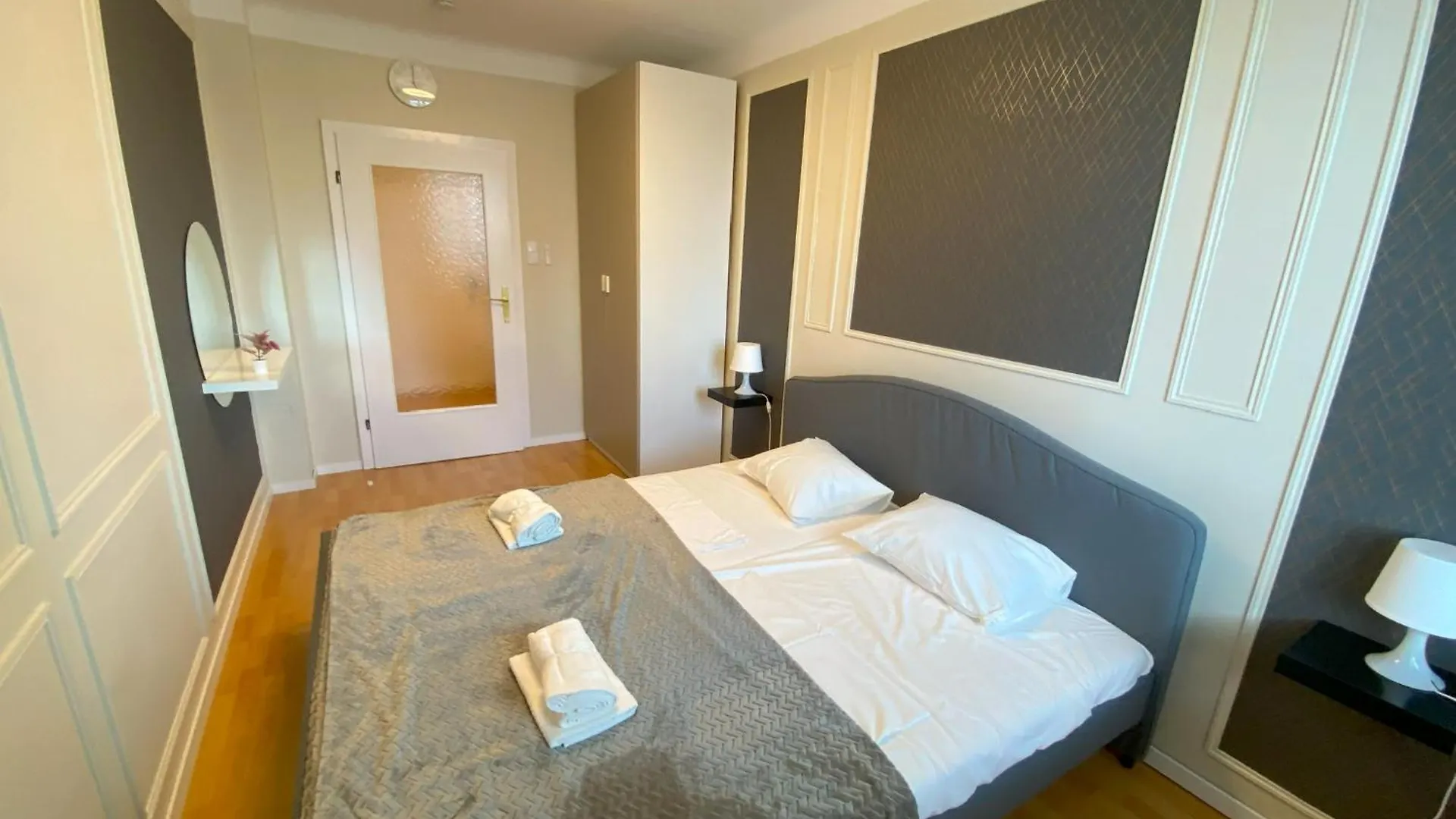 アパート Anzotika Central Apartment, ウィーン